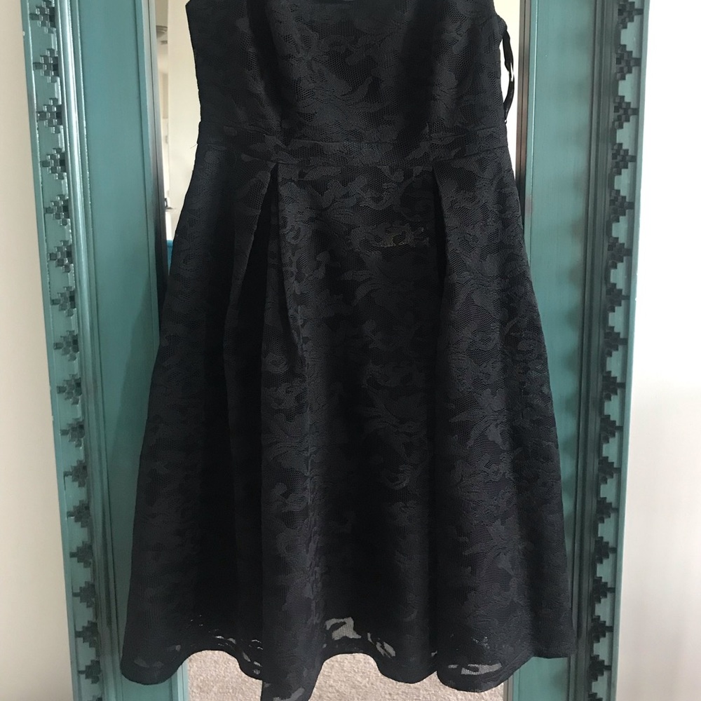 Jackie O Dress - Picture 3 of 7